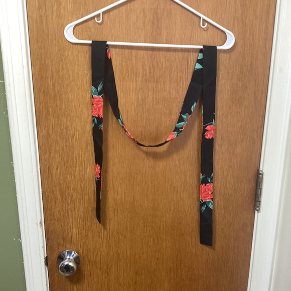 Sir James Vintage Matching Top and Bottoms women’s size 16 black with red roses - Picture 6 of 6